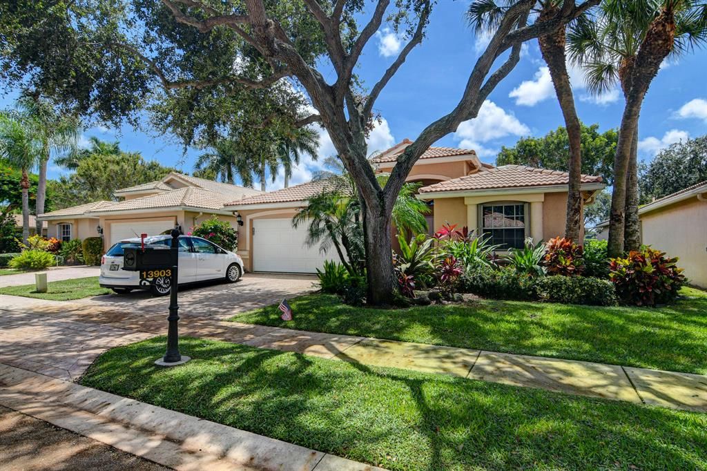 Photo of 13903 Via Nidia, Delray Beach, FL 33446 (MLS # R10828639)