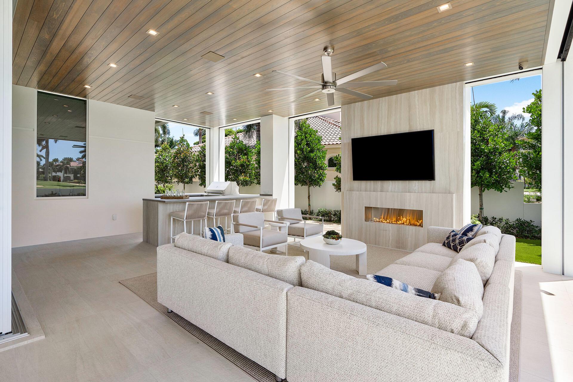 ROYAL PALM YACHT & COUNTR - Residential