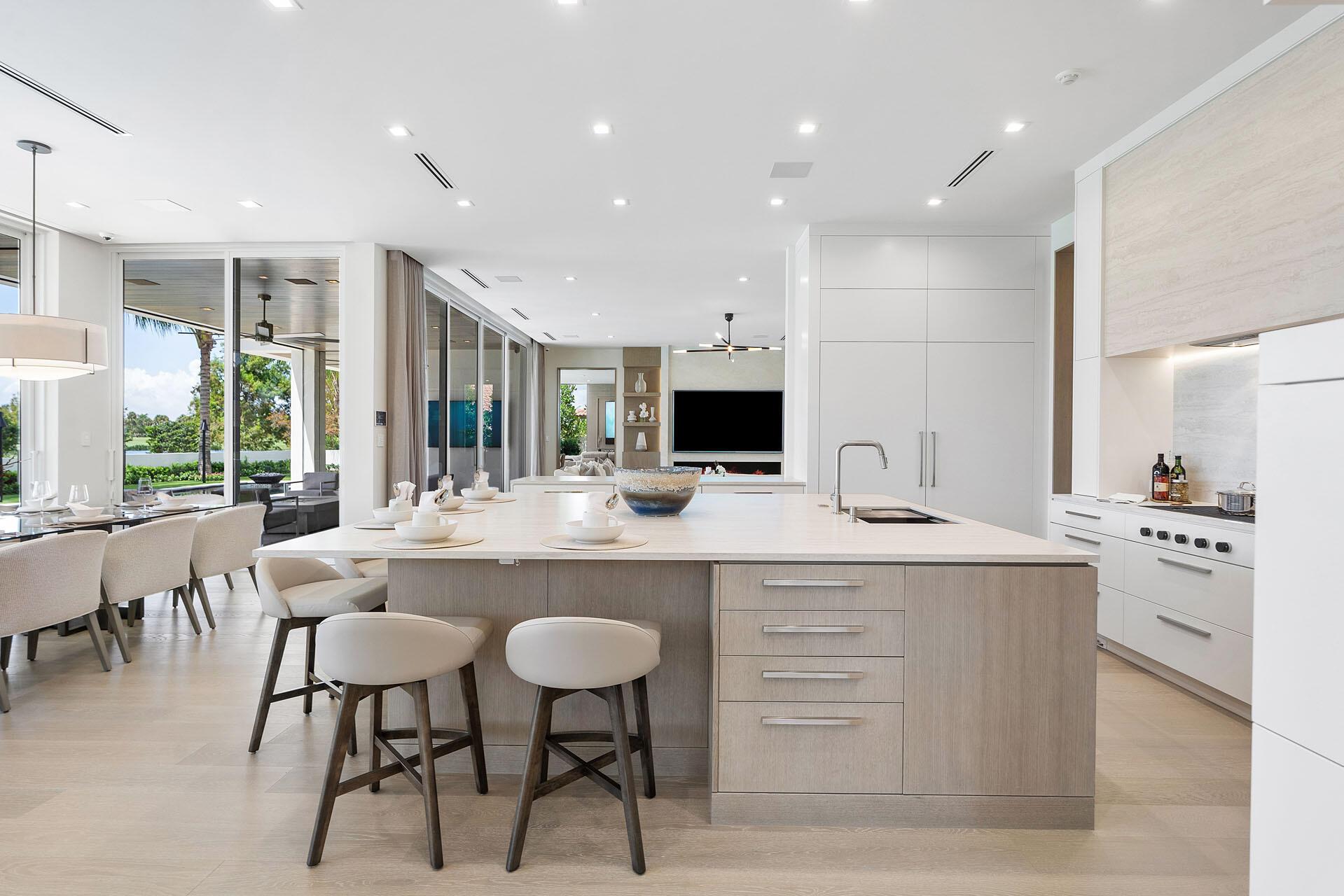 ROYAL PALM YACHT & COUNTR - Residential