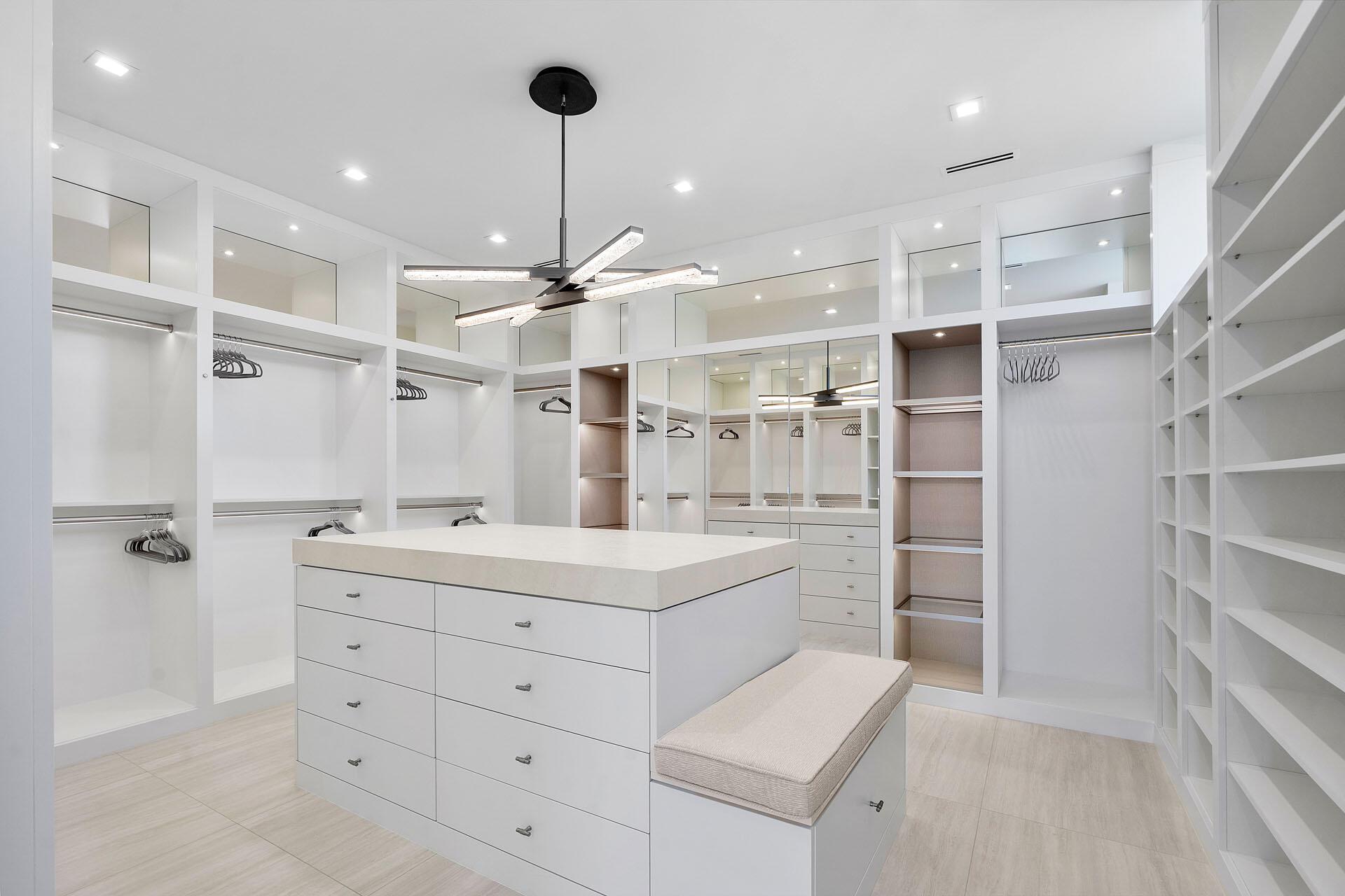 ROYAL PALM YACHT & COUNTR - Residential