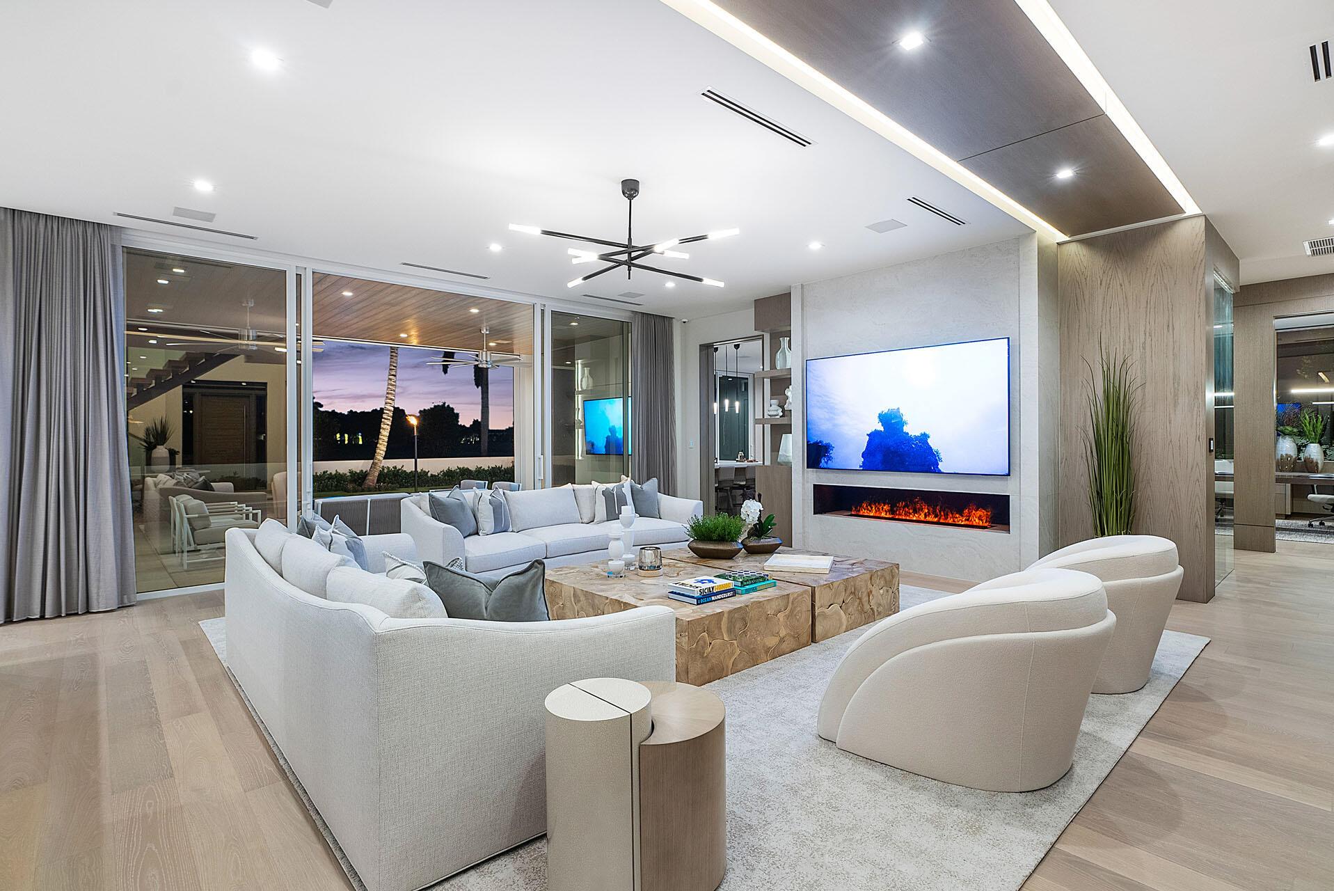 ROYAL PALM YACHT & COUNTR - Residential