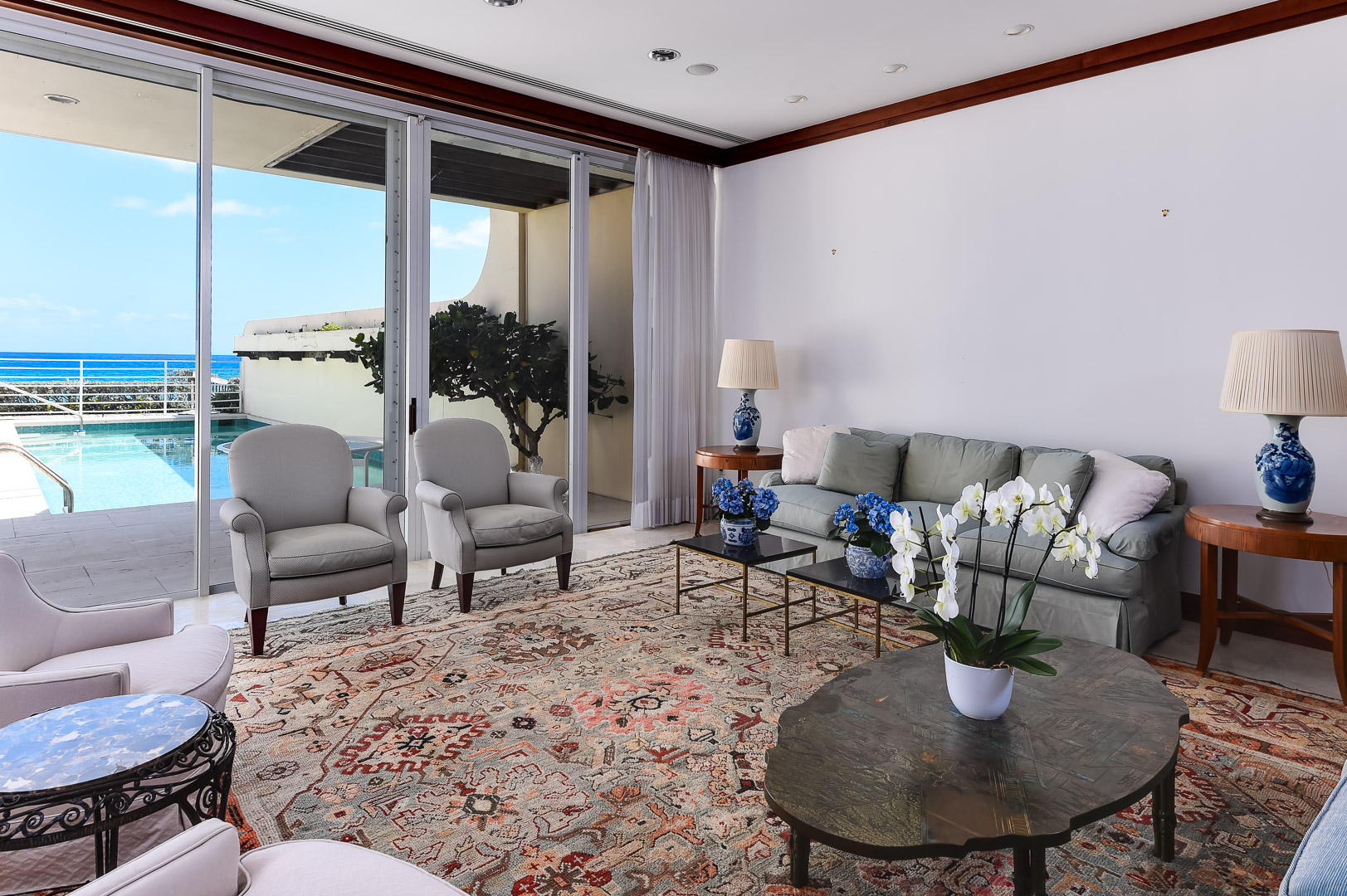 RESIDENCES AT SLOANS CURVE - Residential