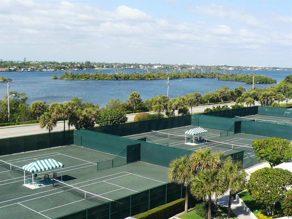 RESIDENCES AT SLOANS CURV - Residential