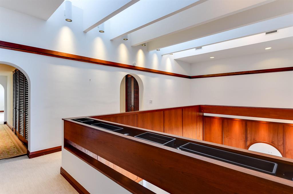 RESIDENCES AT SLOANS CURV - Residential