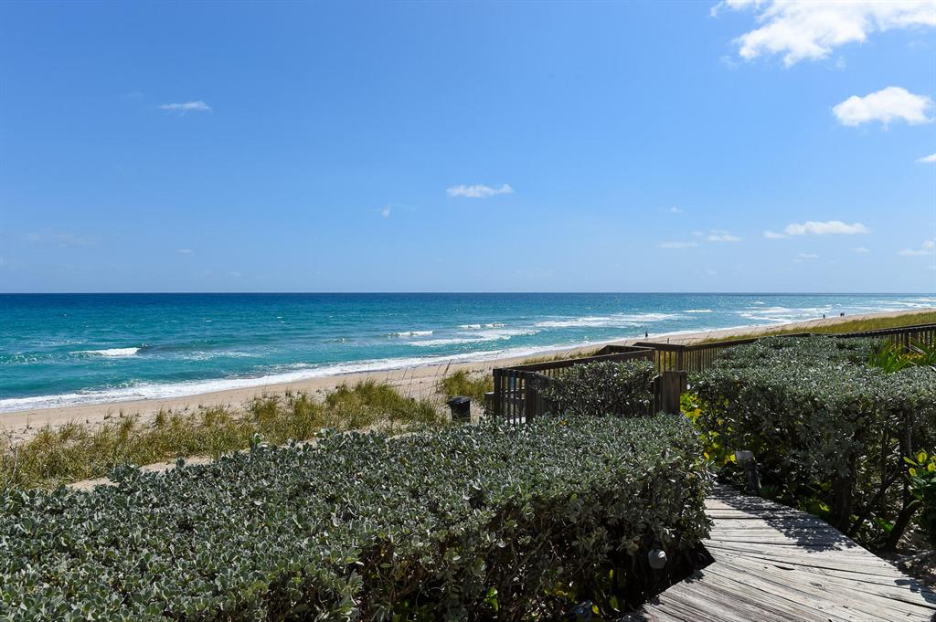 RESIDENCES AT SLOANS CURV - Residential