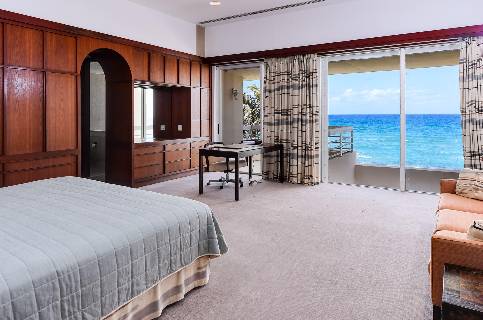 RESIDENCES AT SLOANS CURVE - Residential