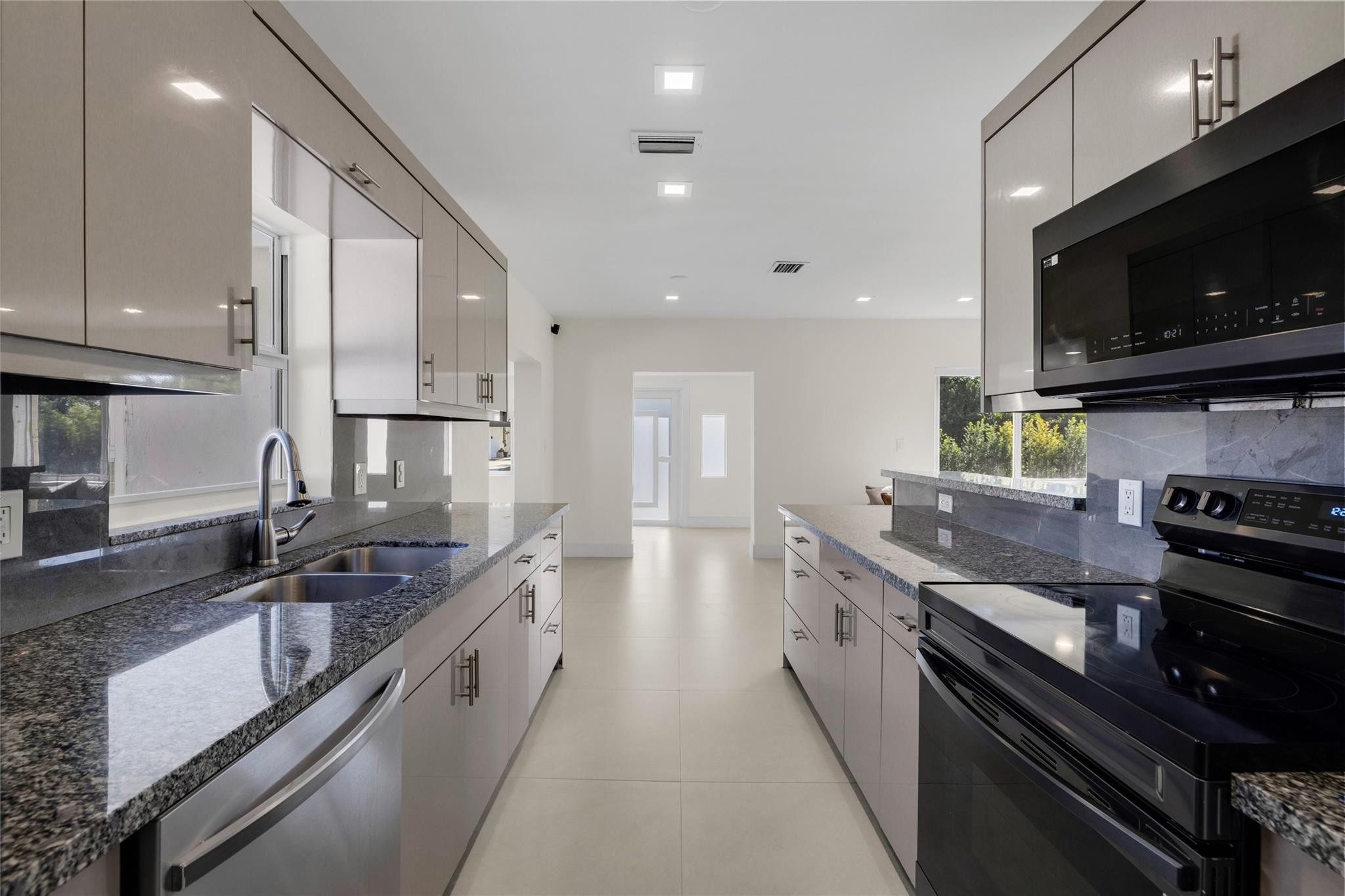 Sun Ray Homes Greynolds P - Residential