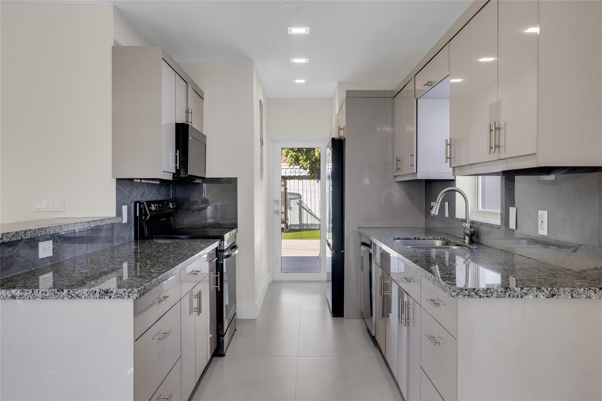 Sun Ray Homes Greynolds P - Residential