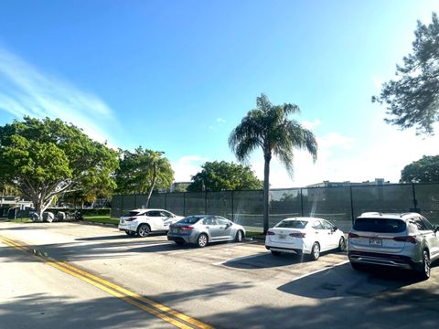 Tiny photo for 200 Ventnor L #200, Deerfield Beach, FL 33442 (MLS # B26008186)