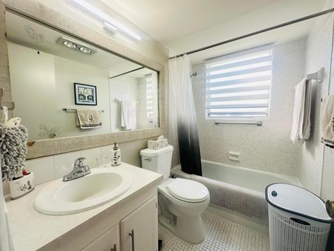 Tiny photo for 200 Ventnor L #200, Deerfield Beach, FL 33442 (MLS # B26008186)