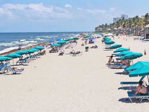 Tiny photo for 200 Ventnor L #200, Deerfield Beach, FL 33442 (MLS # B26008186)