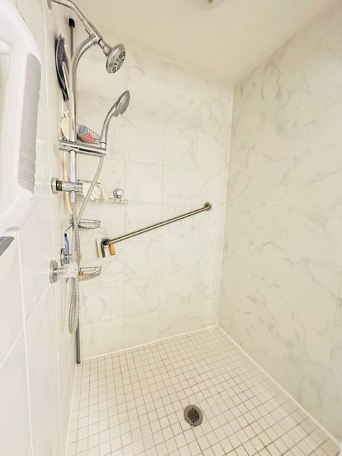 Tiny photo for 200 Ventnor L #200, Deerfield Beach, FL 33442 (MLS # B26008186)