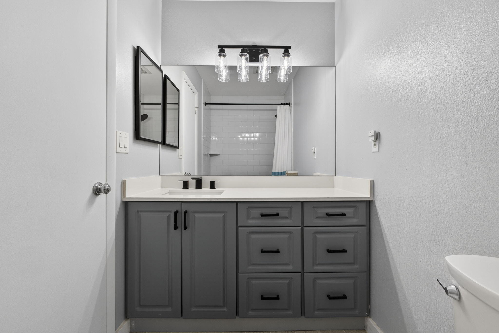 SANDTREE - Residential