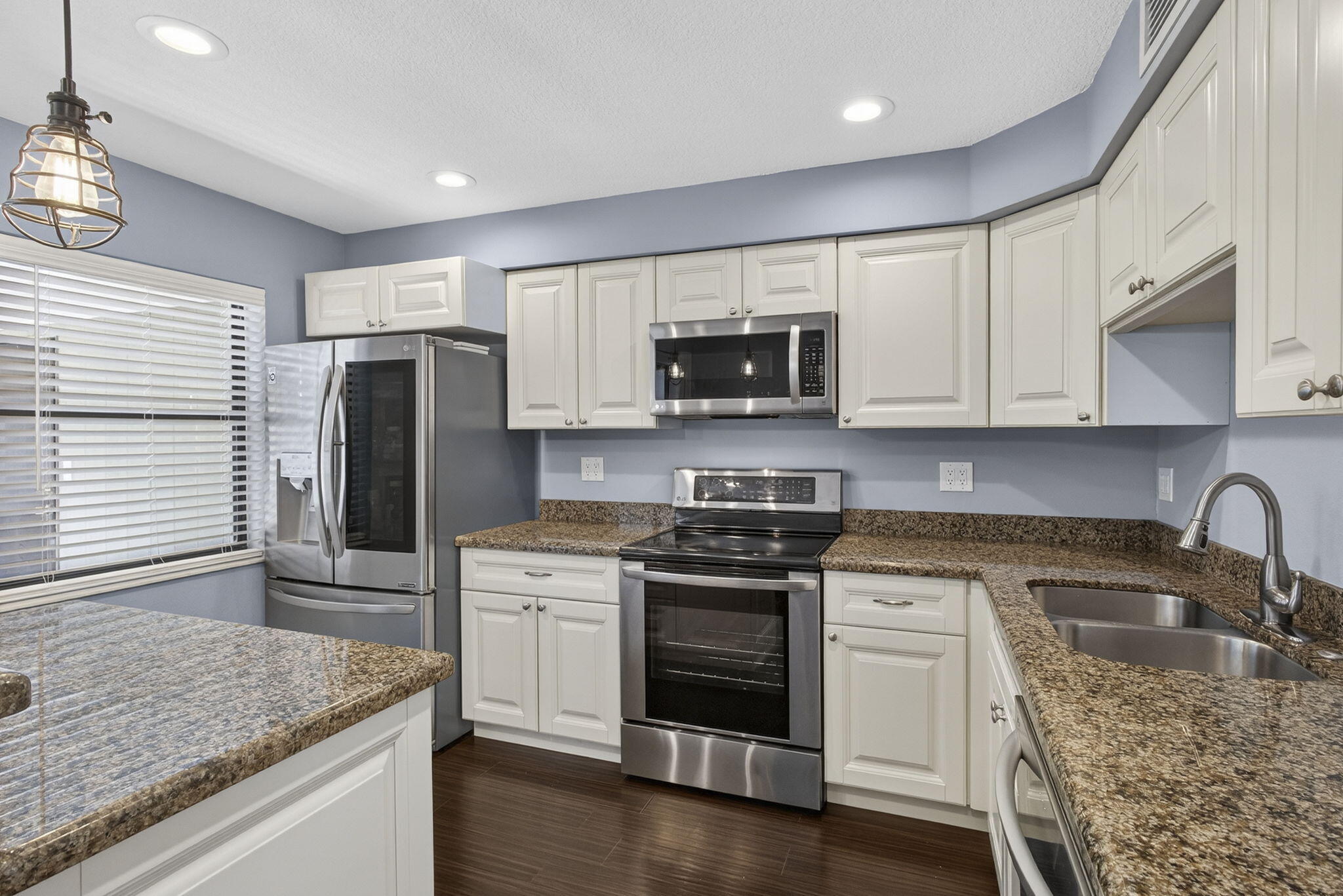 SANDTREE - Residential