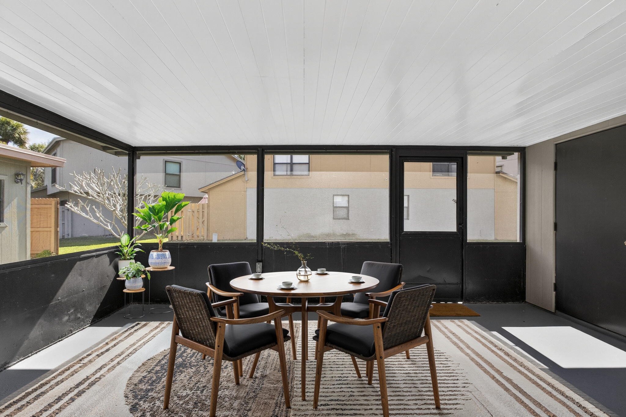 SANDTREE - Residential