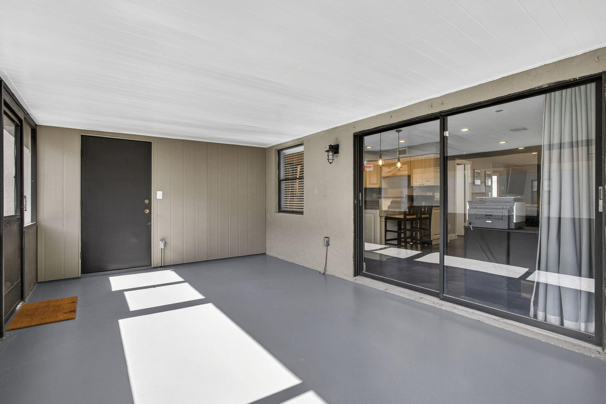 SANDTREE - Residential