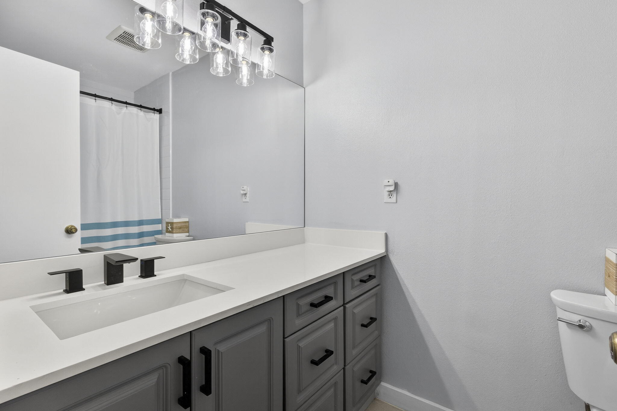 SANDTREE - Residential