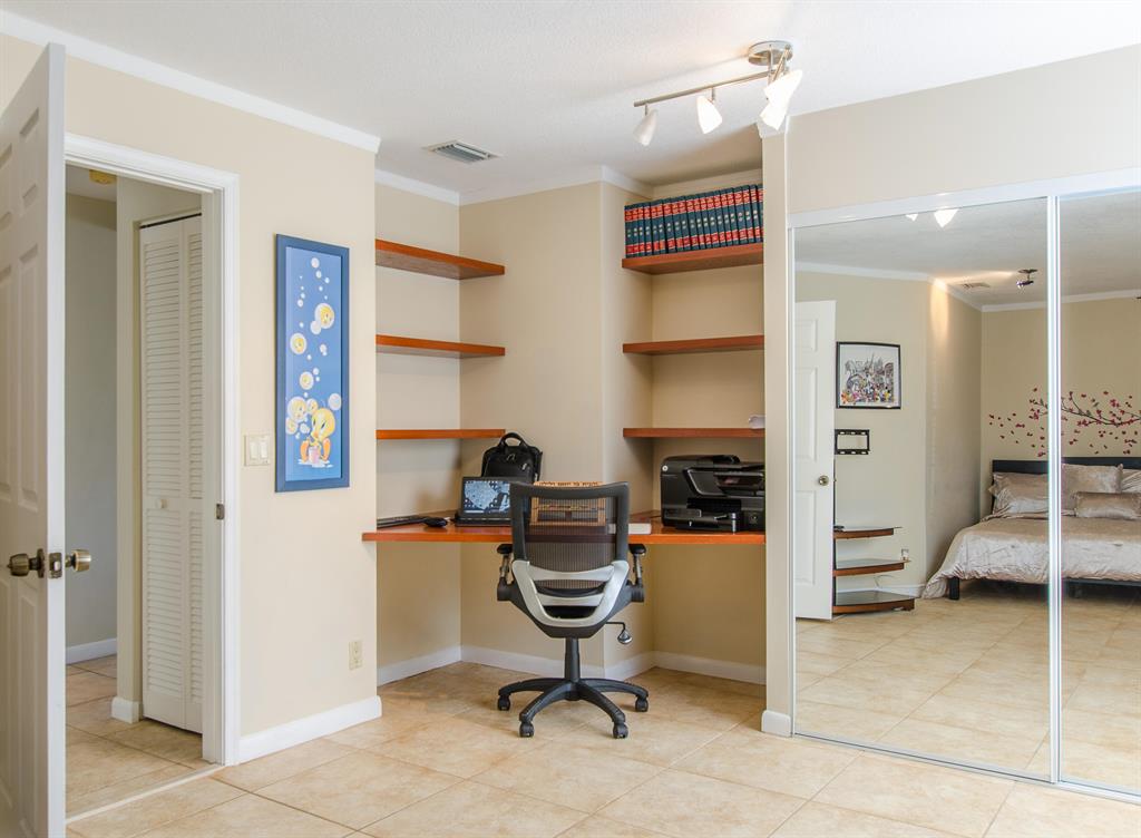 ISLAND LAKES SEC 1 1 - Residential Lease