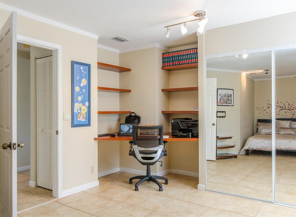 ISLAND LAKES SEC 1 1 - Residential Lease