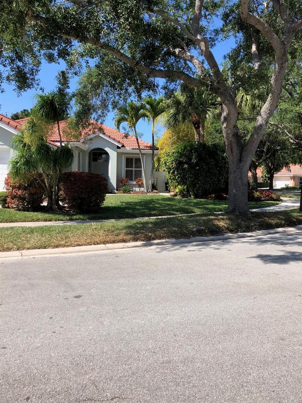 Photo of 153 S Hampton Drive, Jupiter, FL 33458 (MLS # R10706517)