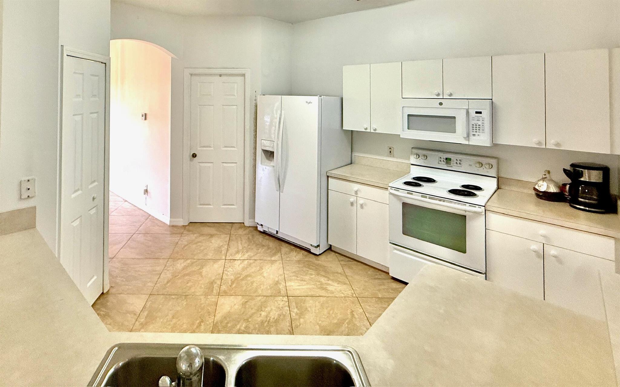 PORT ST LUCIE SECTION 18 - Residential Lease