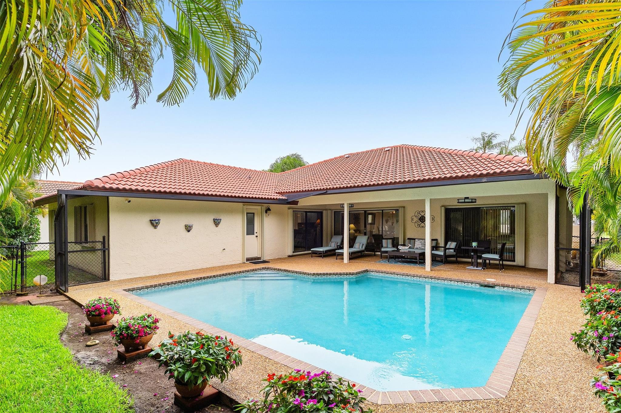 West Glen 128-3 B - Residential