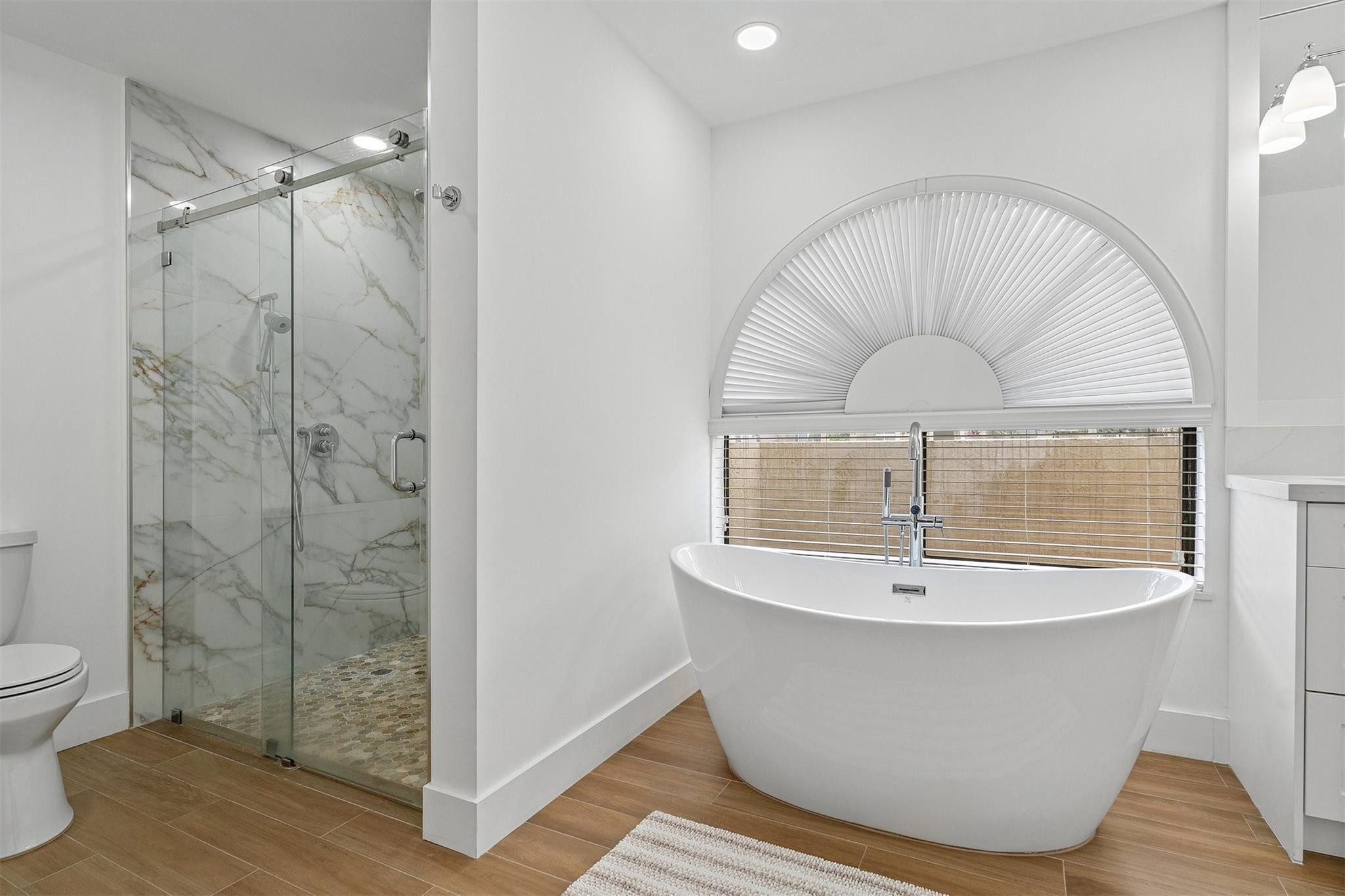 West Glen 128-3 B - Residential