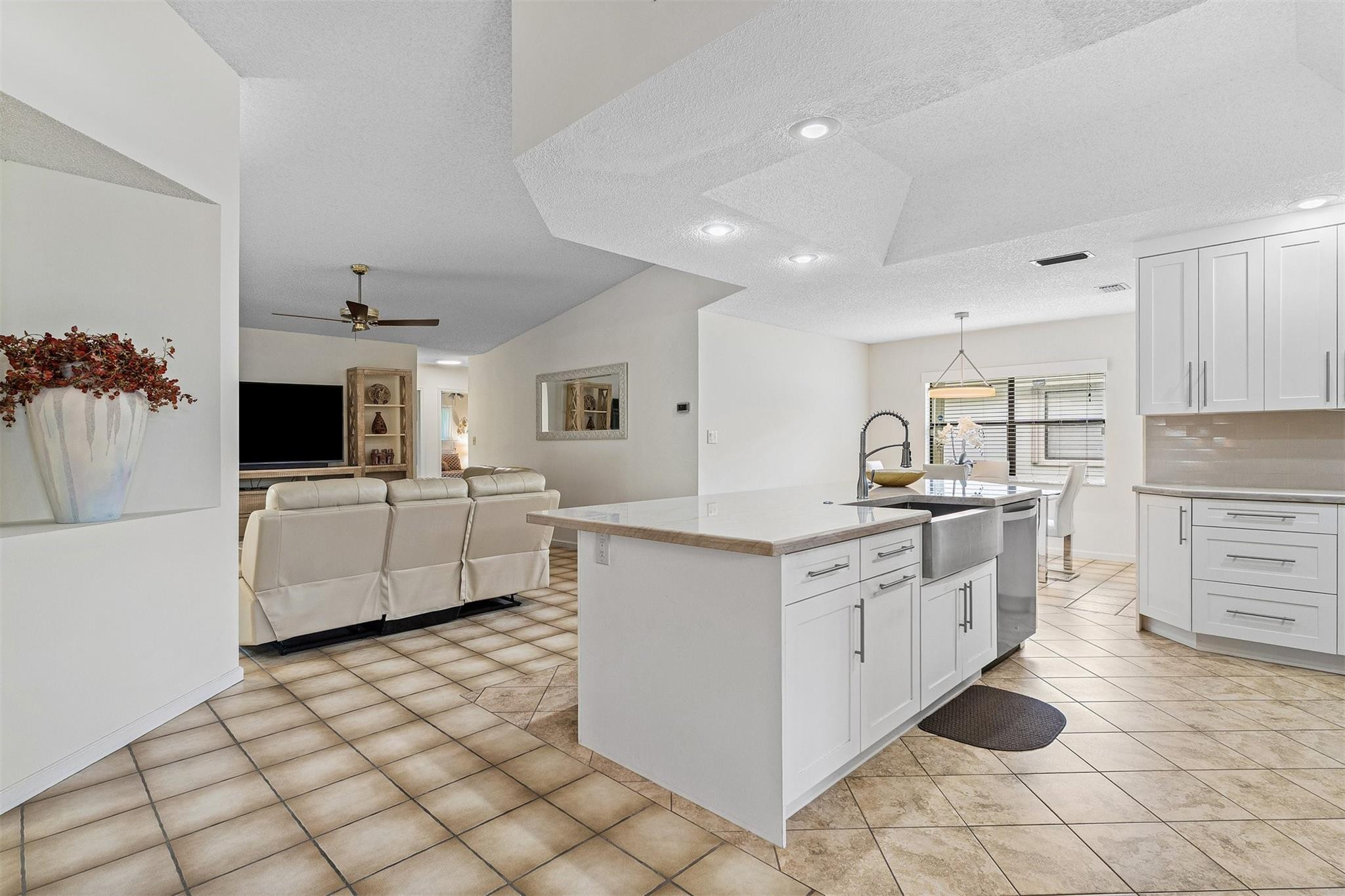 West Glen 128-3 B - Residential