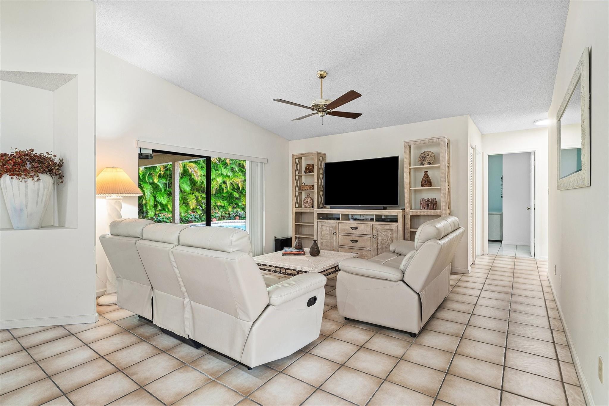 West Glen 128-3 B - Residential