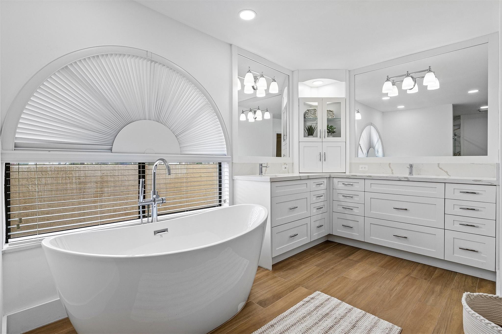 West Glen 128-3 B - Residential