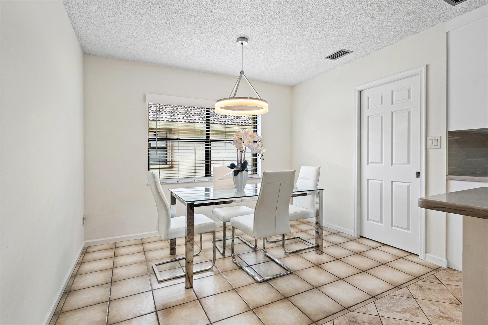 West Glen 128-3 B - Residential