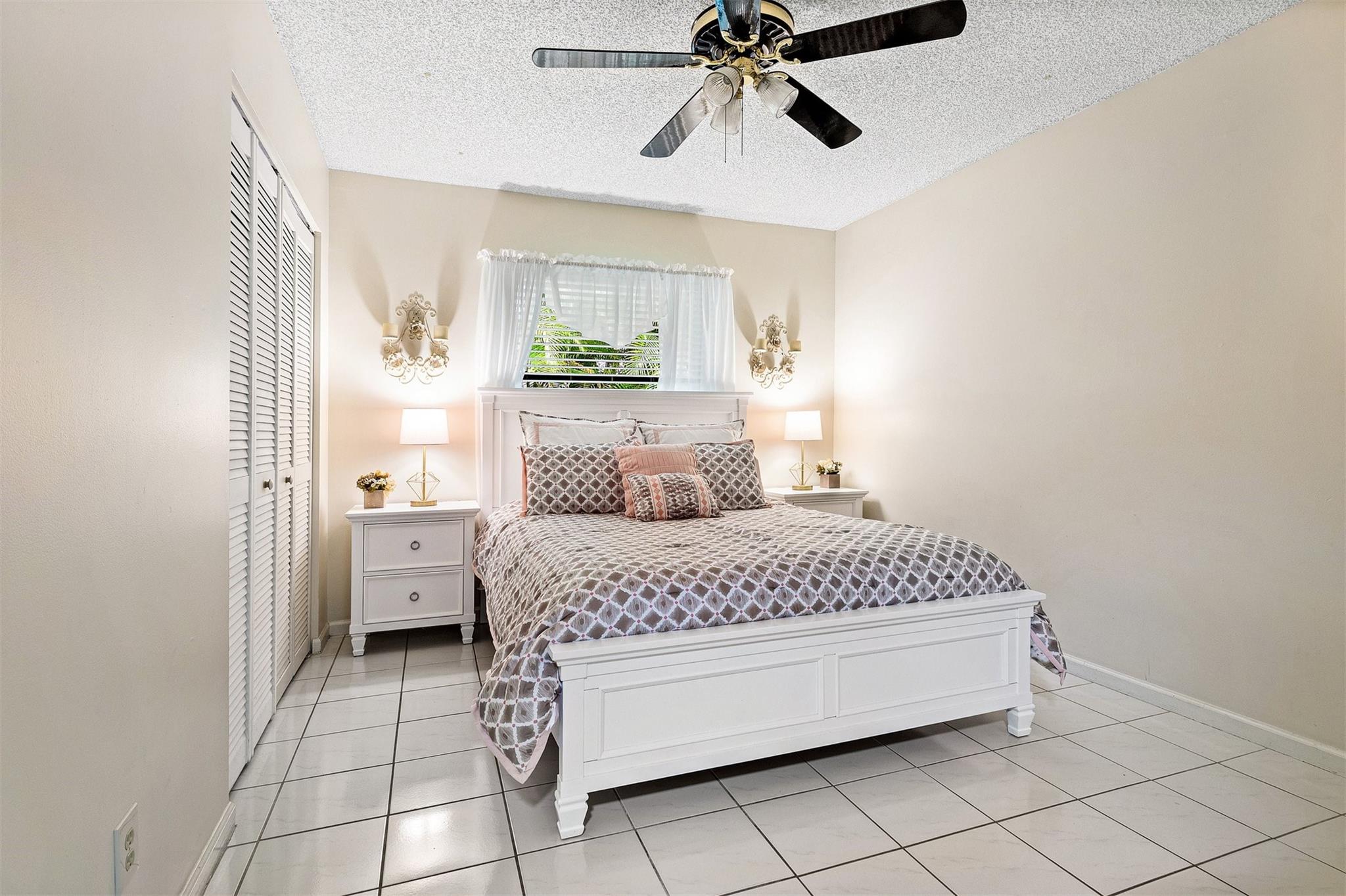 West Glen 128-3 B - Residential