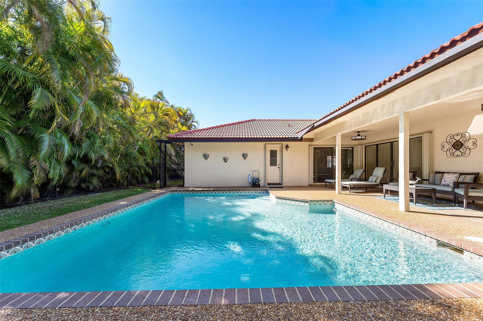 West Glen 128-3 B - Residential