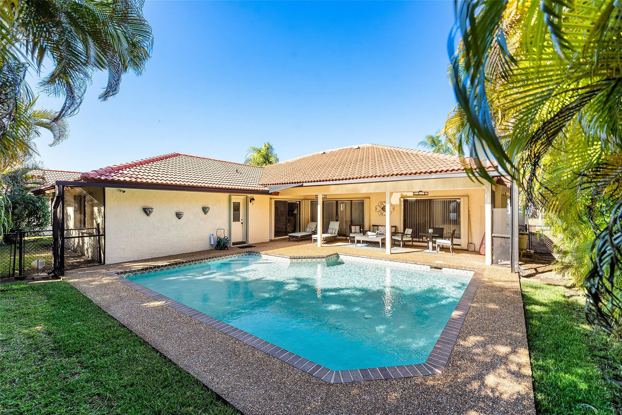 West Glen 128-3 B - Residential