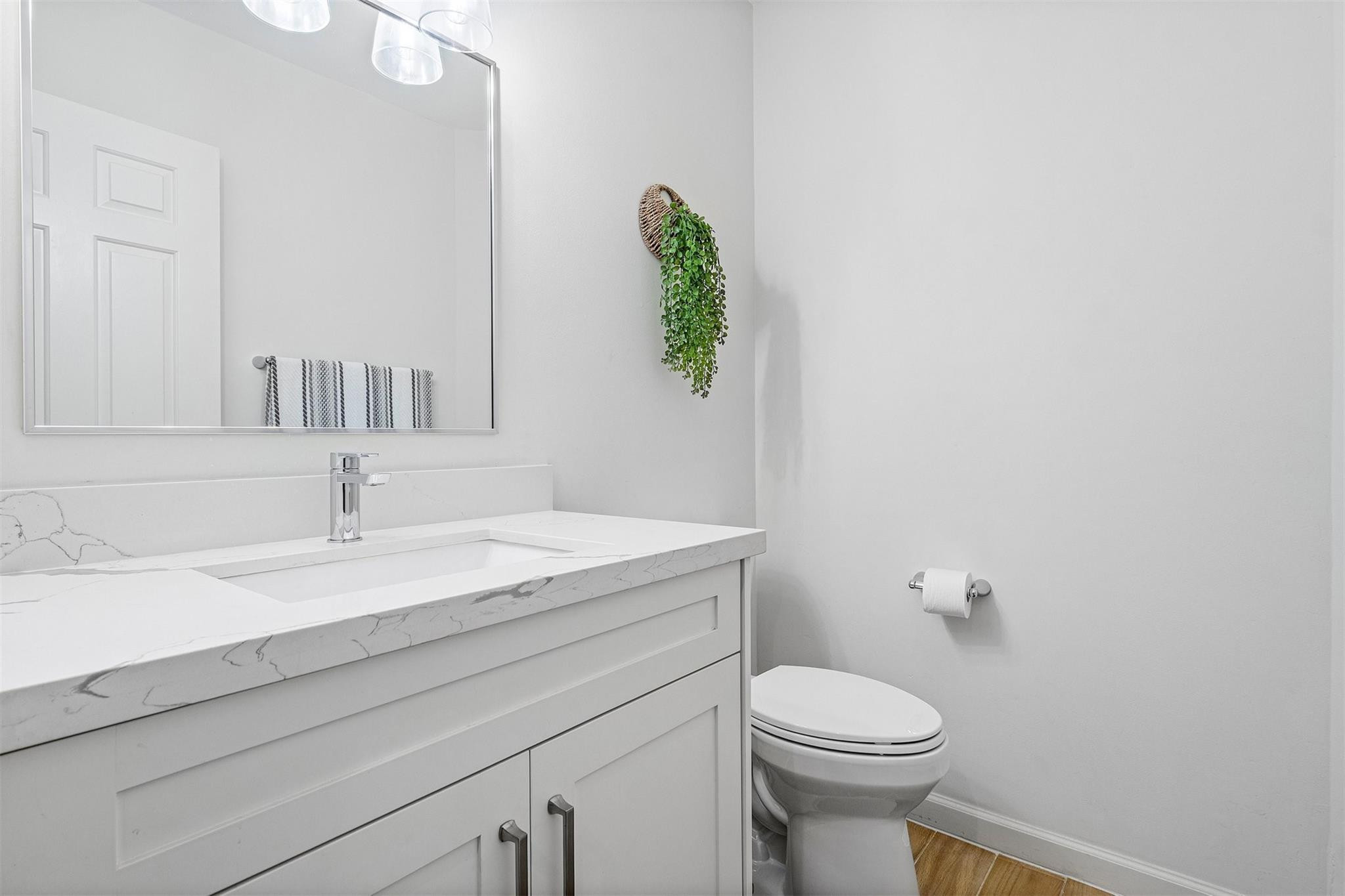 West Glen 128-3 B - Residential