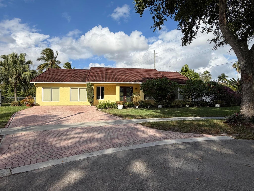 Photo of 8619 SW 51st Street, Cooper City, FL 33328 (MLS # B26060730)