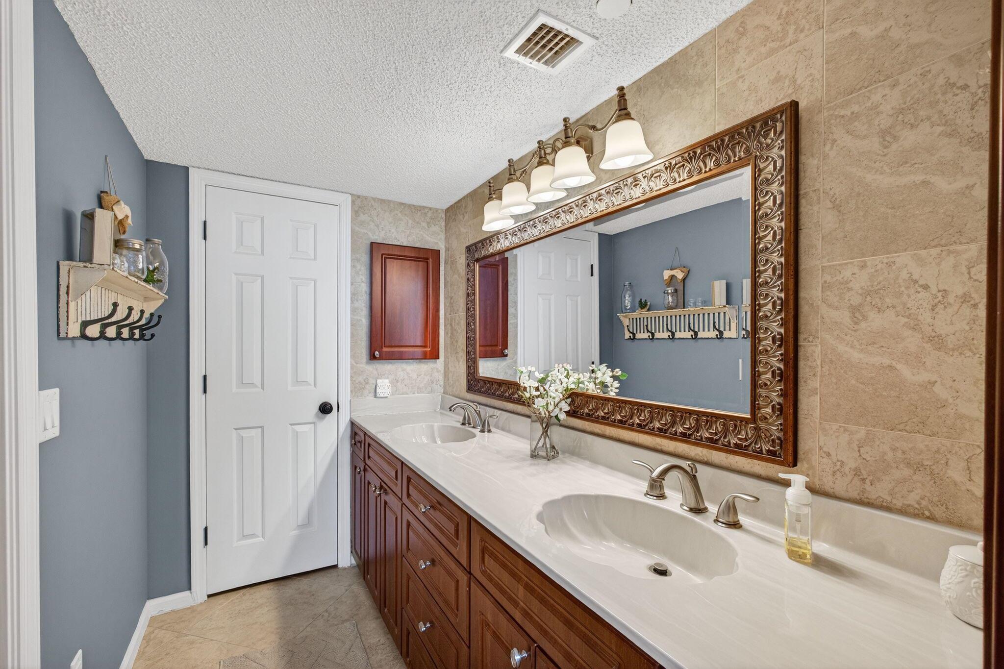 BRYN MAWR OCEAN TOWERS, A - Residential Lease