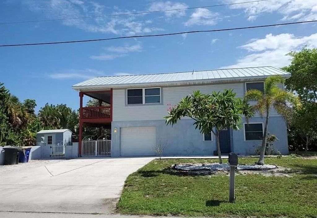 Photo of 1801 St Lucie Ct, Fort Pierce, FL 34949 (MLS # R11072023)