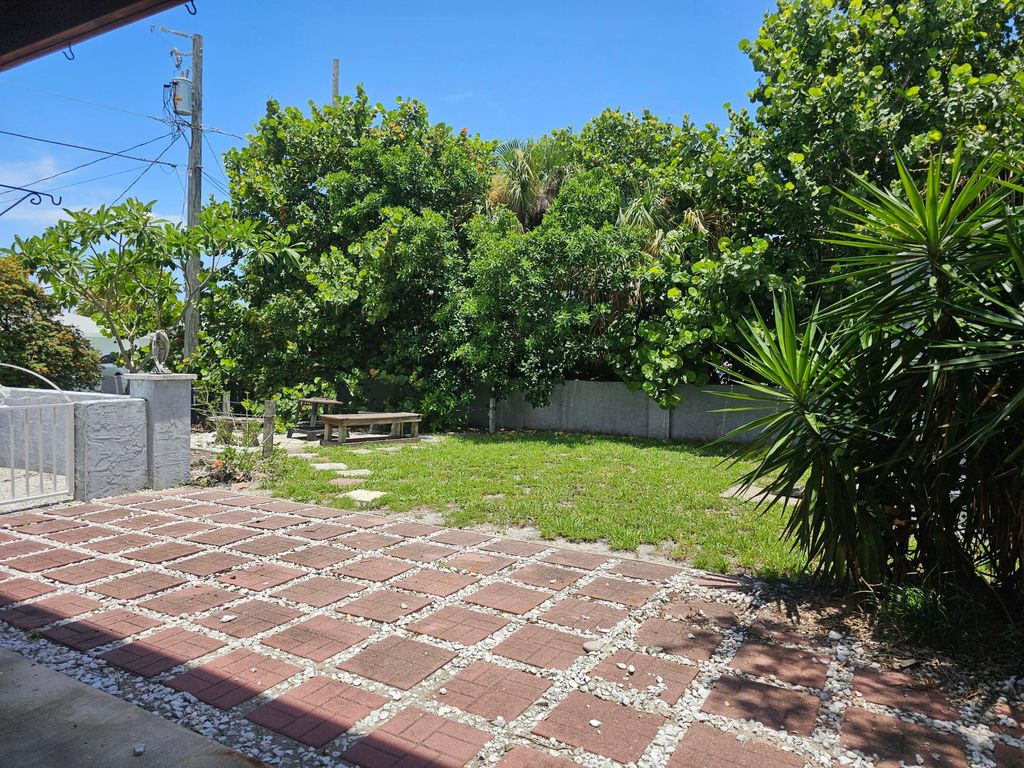 Photo of 1801 St Lucie Ct, Fort Pierce, FL 34949 (MLS # R11072023)