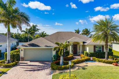 460 SW VISTA LAKE Drive Port St Lucie FL 34953