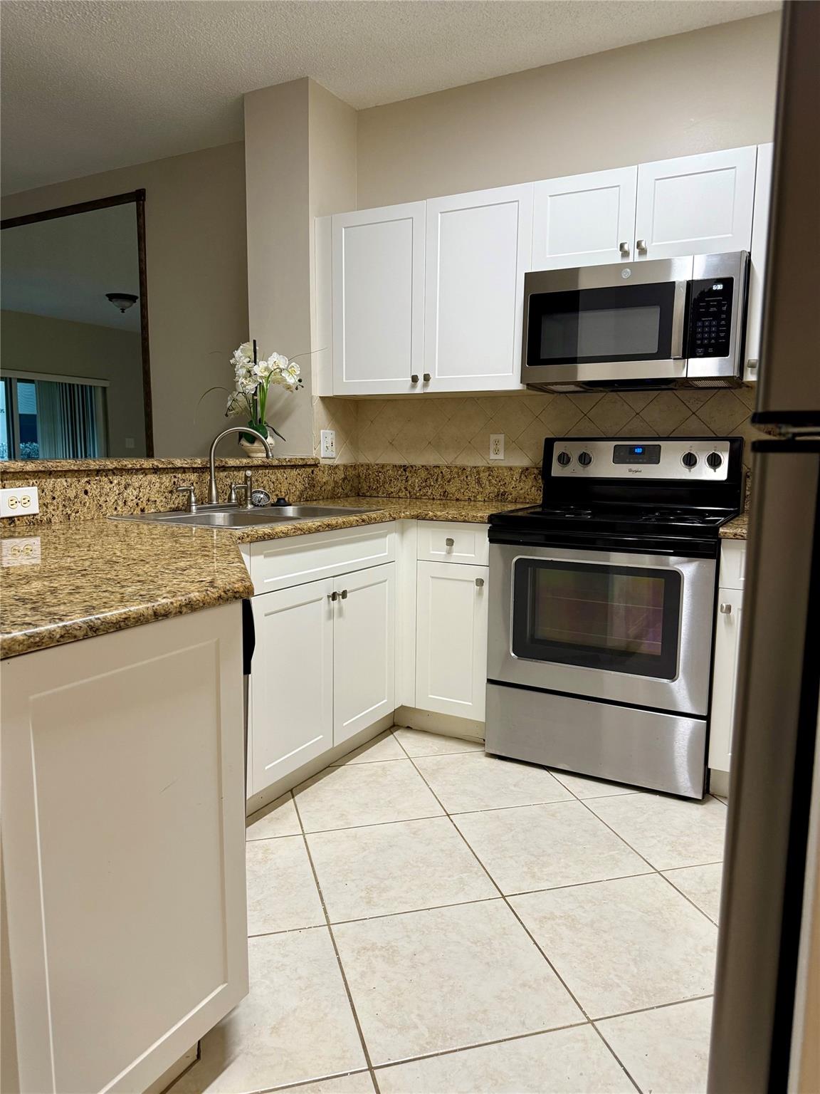 PELICAN POINTE - Residential Lease