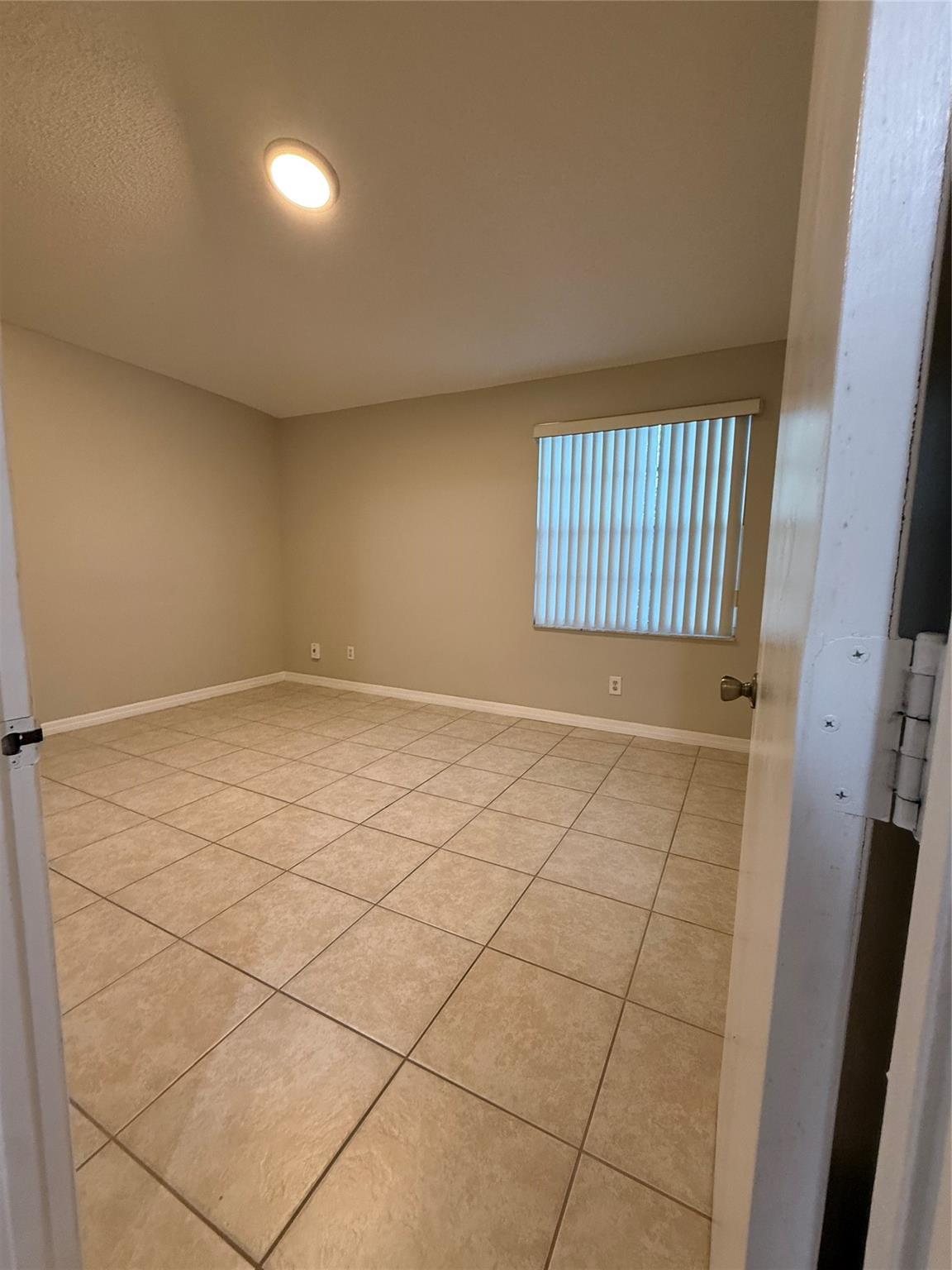 PELICAN POINTE - Residential Lease