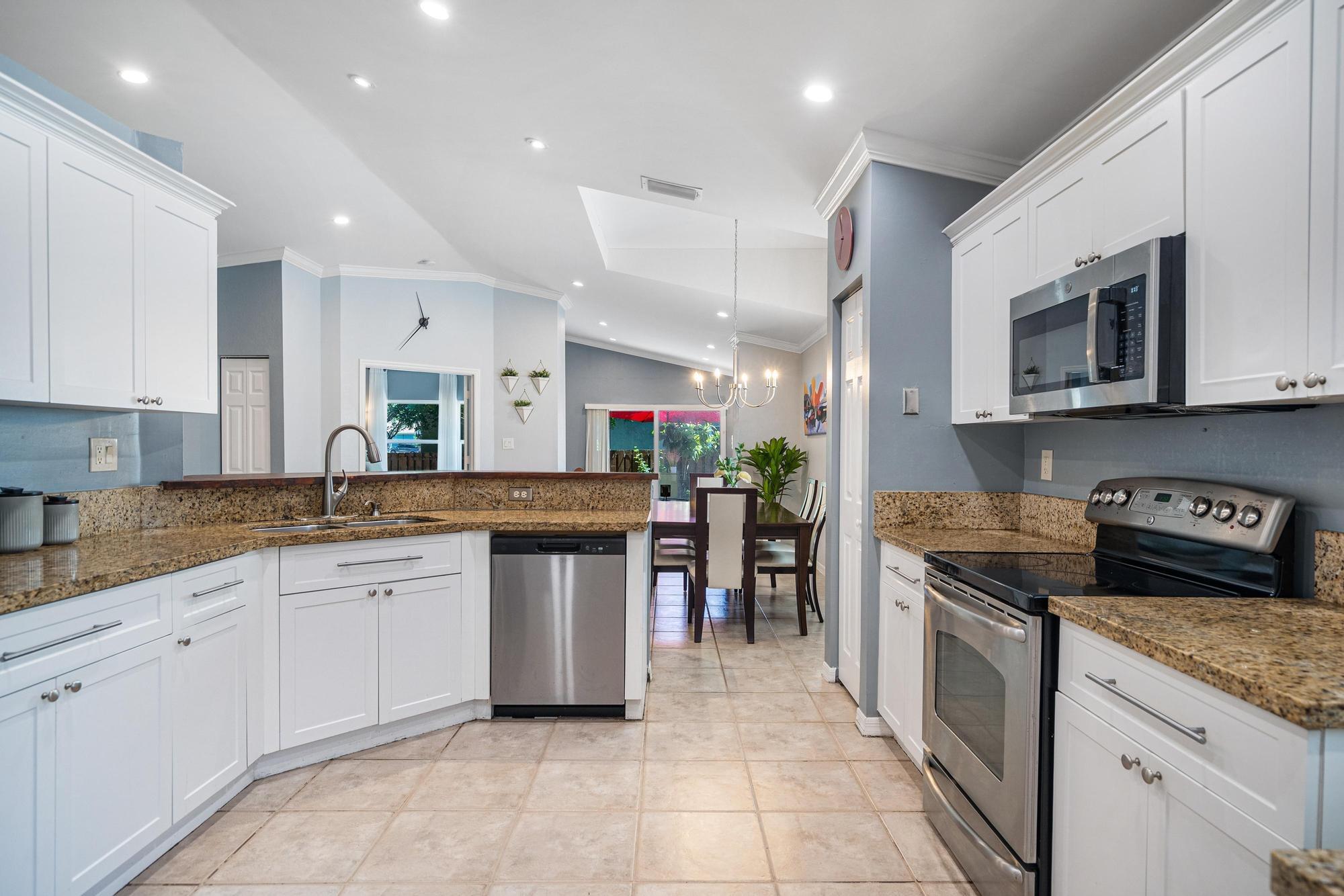 SAPPHIRE SHORES-SAPPHIRE SOUND - Residential