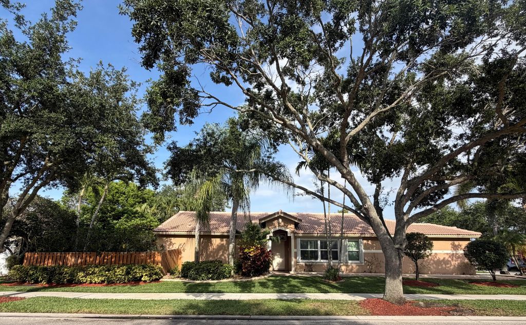 Photo of 16525 Sapphire Street, Weston, FL 33331 (MLS # B26025685)