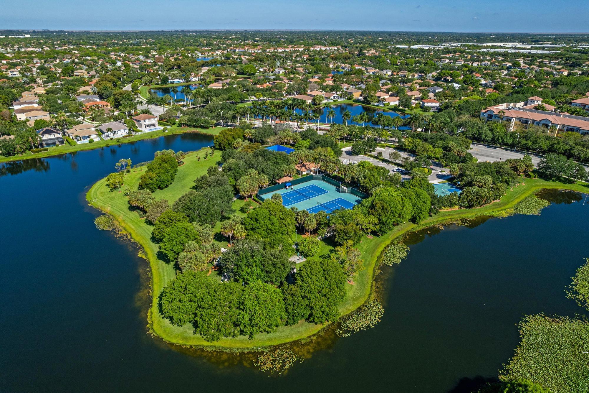 SAPPHIRE SHORES-SAPPHIRE SOUND - Residential