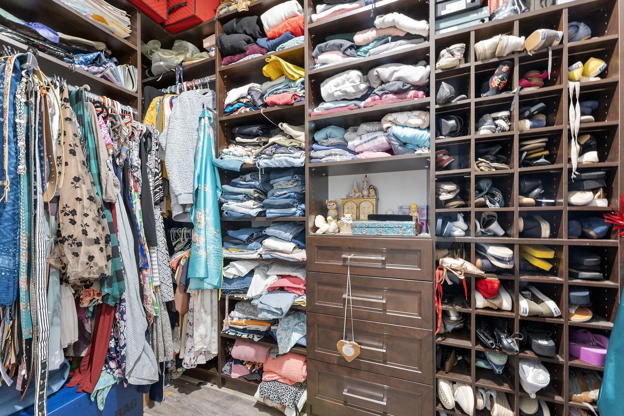 CRYSTAL LAKE 1ST SEC Vele - Residential