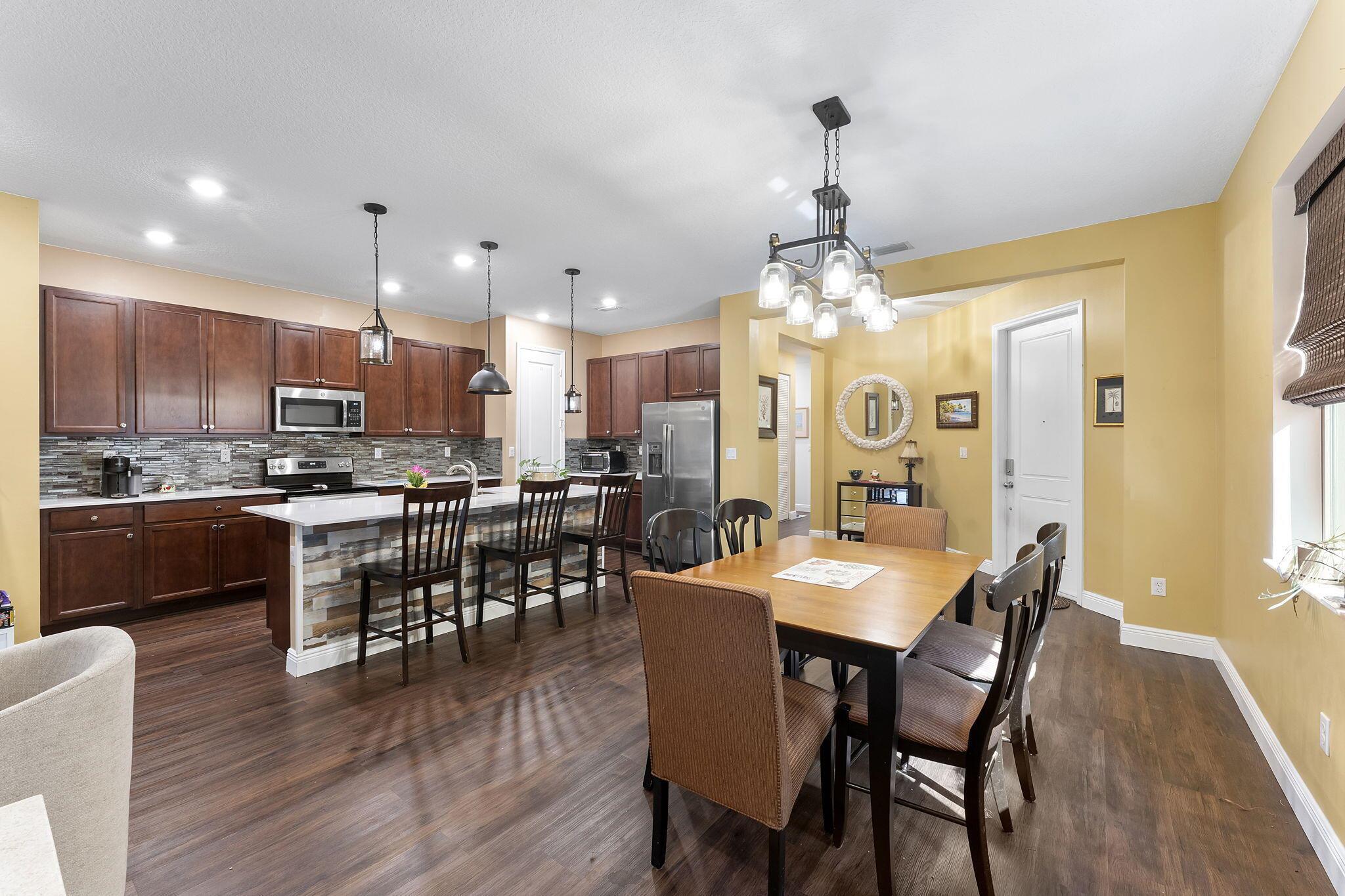 CRYSTAL LAKE 1ST SEC Vele - Residential