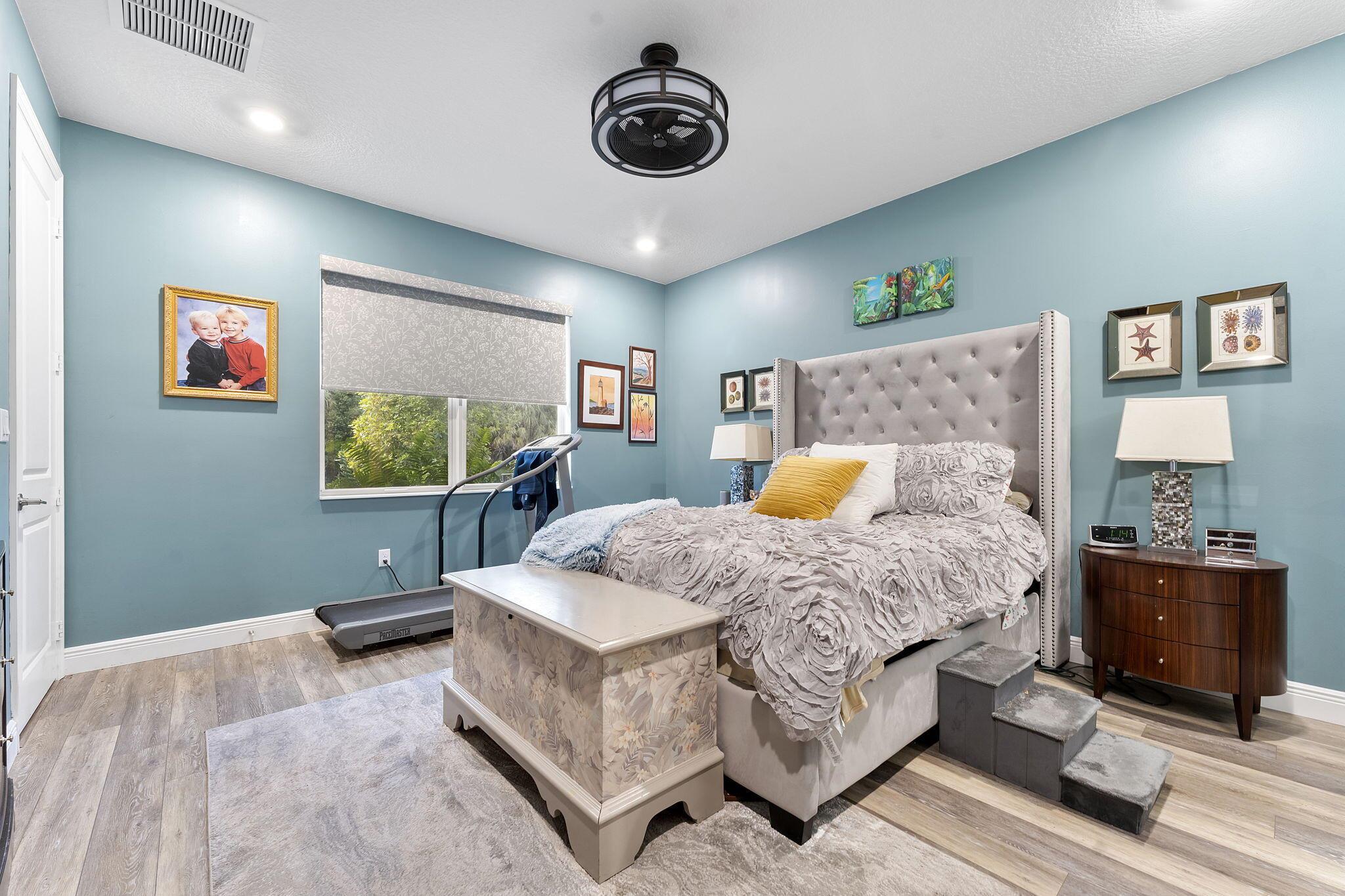 CRYSTAL LAKE 1ST SEC Vele - Residential