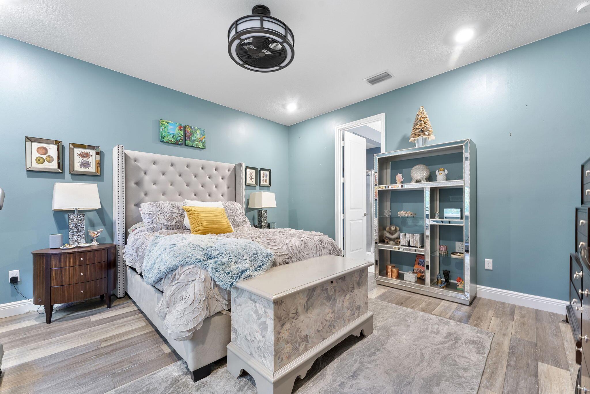 CRYSTAL LAKE 1ST SEC Vele - Residential