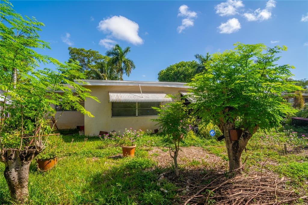 SUNRISE GOLF VILLAGE - Residential